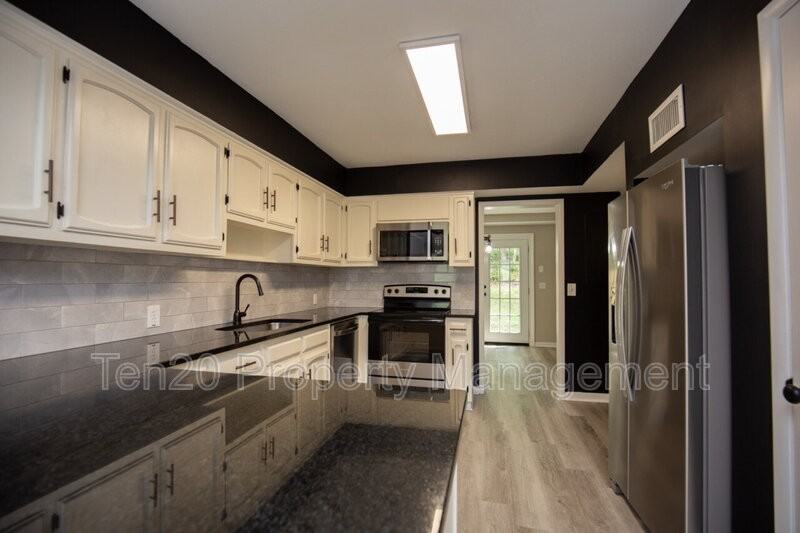 2525 Norris Rd #37 - Photo 6 of 32