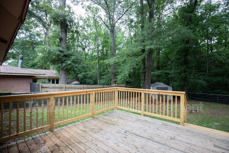 4034 Savannah Dr - Photo 3 of 23