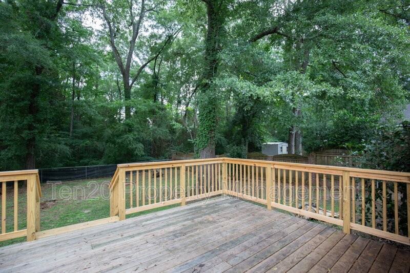 4034 Savannah Dr - Photo 4 of 23