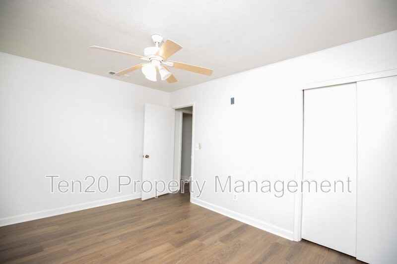 4034 Savannah Dr - Photo 5 of 23