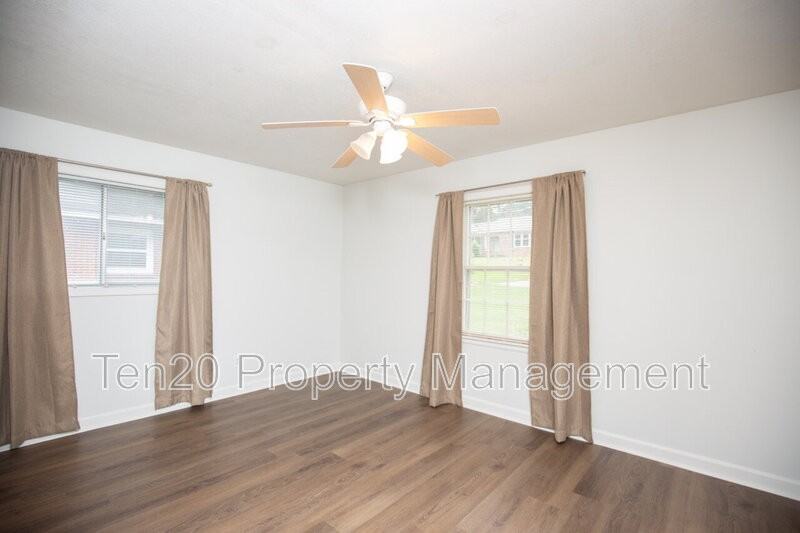 4034 Savannah Dr - Photo 6 of 23