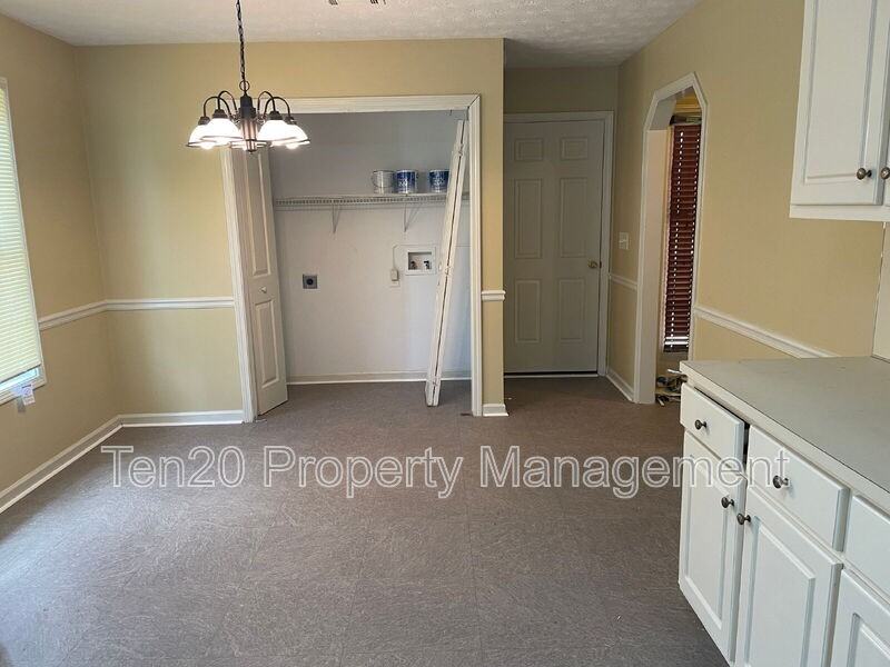 6136 Crossbow Dr - Photo 7 of 27