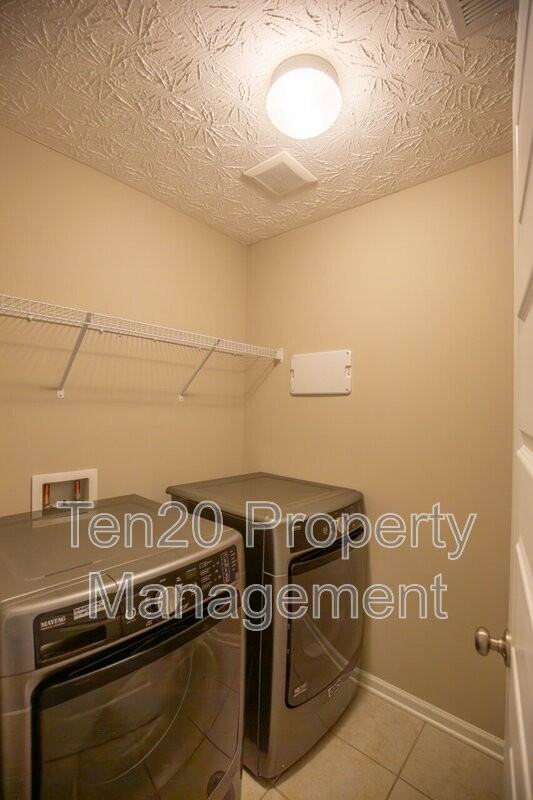 6061 Townes Way - Photo 4 of 23