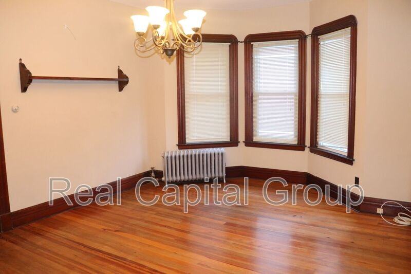 704 Shave Ct #2 - Photo 3 of 21