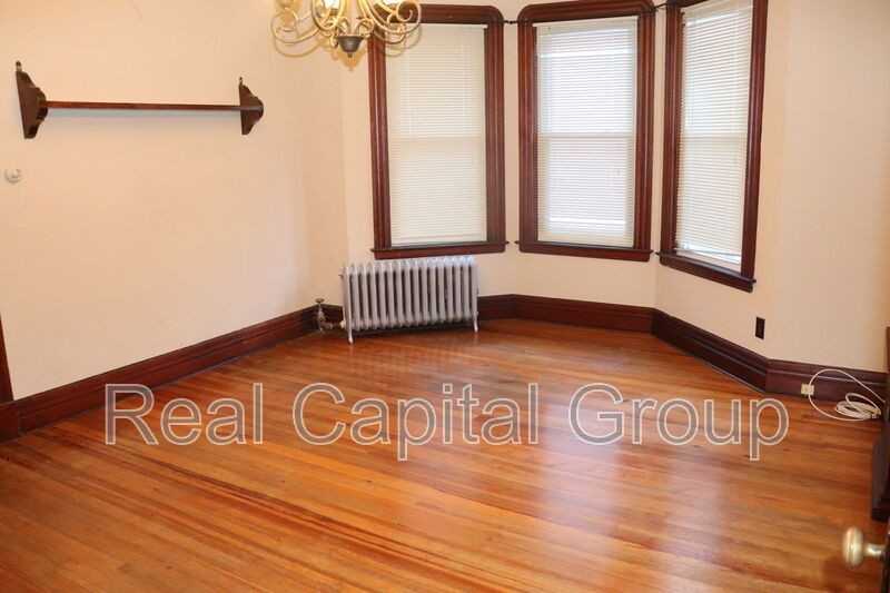 704 Shave Ct #2 - Photo 4 of 21