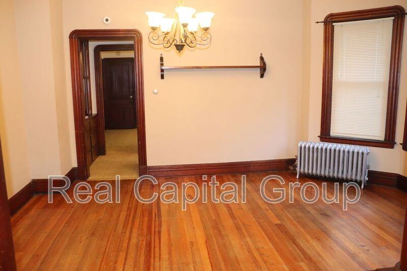 704 Shave Ct #2 - Photo 5 of 21