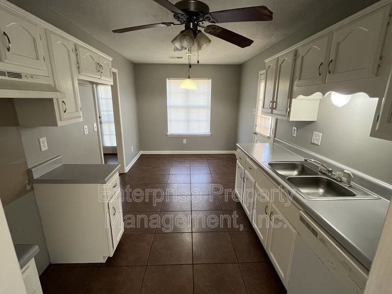 6404 Ragan Farm Dr - Photo 7 of 15