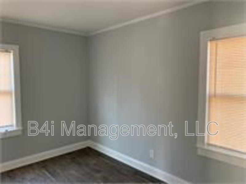 1108 Mable St Sw - Photo 4 of 10