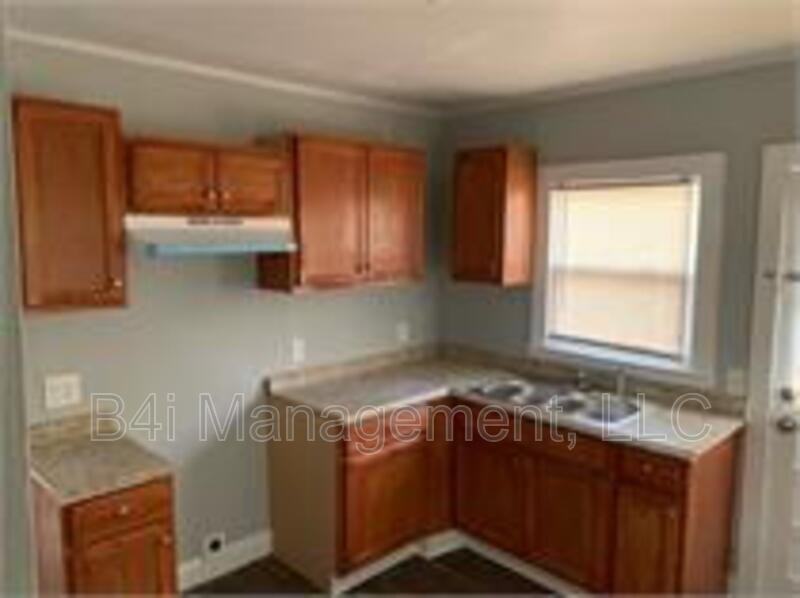 1108 Mable St Sw - Photo 5 of 10