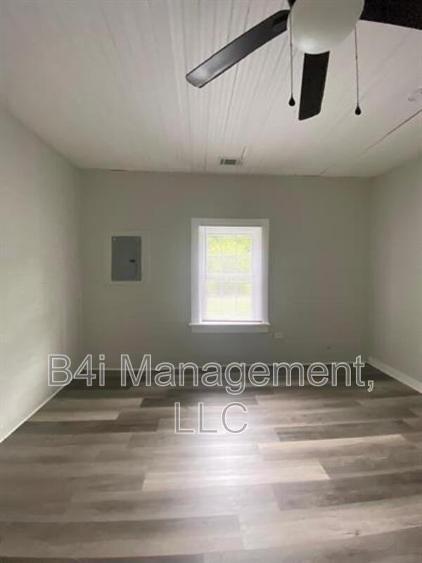 2235 Irwinton Rd - Photo 5 of 17