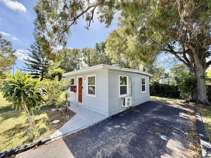 4091 58th Ave N - Photo 3 of 34