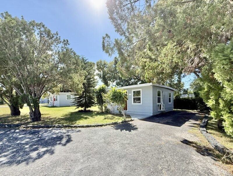 4091 58th Ave N - Photo 4 of 34