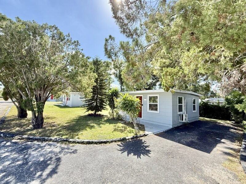 4091 58th Ave N - Photo 5 of 34