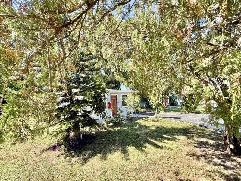 4091 58th Ave N - Photo 7 of 34