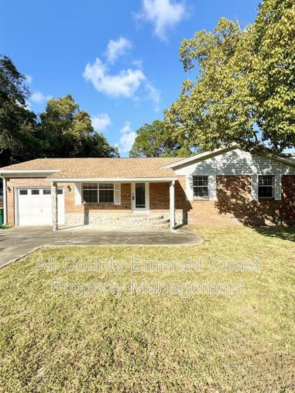 607 Fourth St - Photo 3 of 50