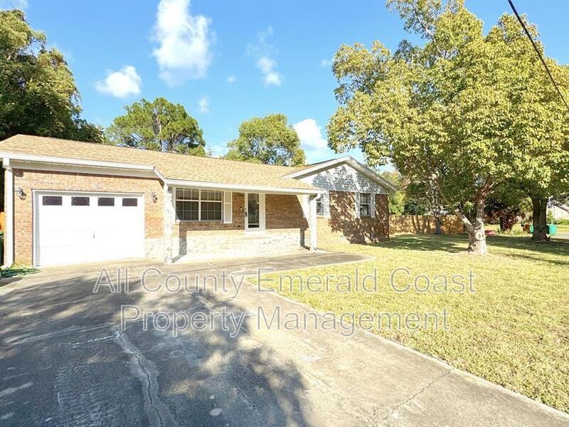 607 Fourth St - Photo 5 of 50