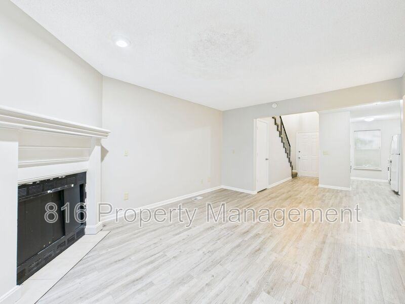 7939 Nw 79th Pl - Photo 6 of 39