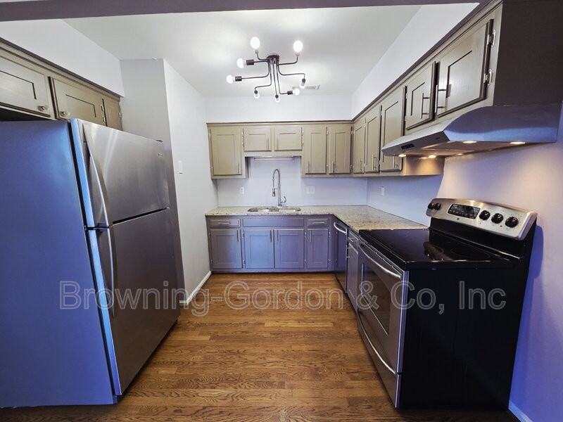 5776 Brentwood Trce - Photo 3 of 10