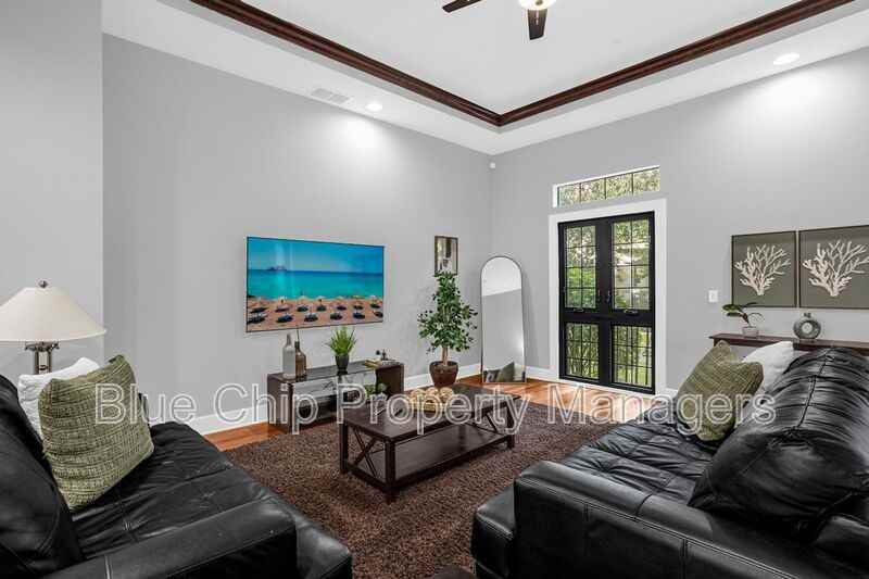 14518 Damai Ln - Photo 3 of 40