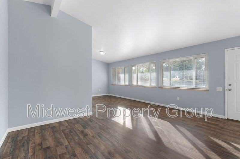 1470 Whirlaway Dr - Photo 4 of 36