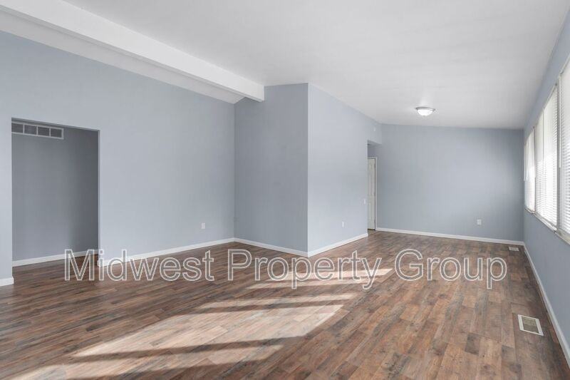 1470 Whirlaway Dr - Photo 5 of 36