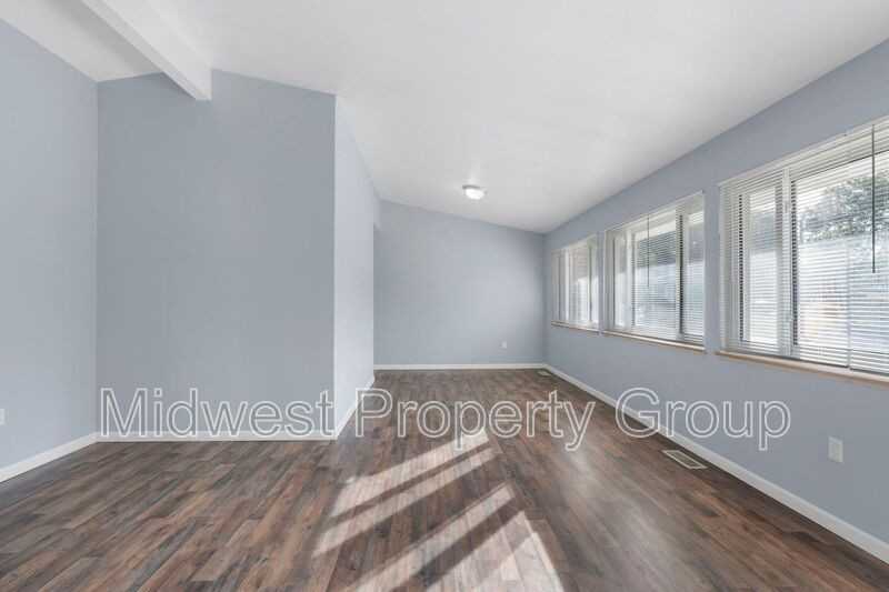 1470 Whirlaway Dr - Photo 6 of 36