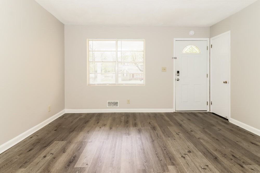 416 Tanner Rd - Photo 4 of 16