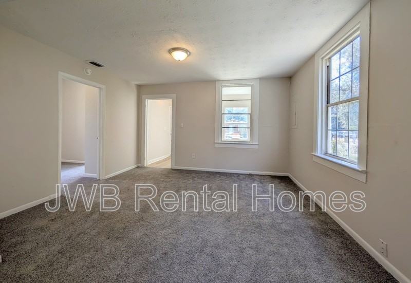 1741 Callahan St - Photo 5 of 18