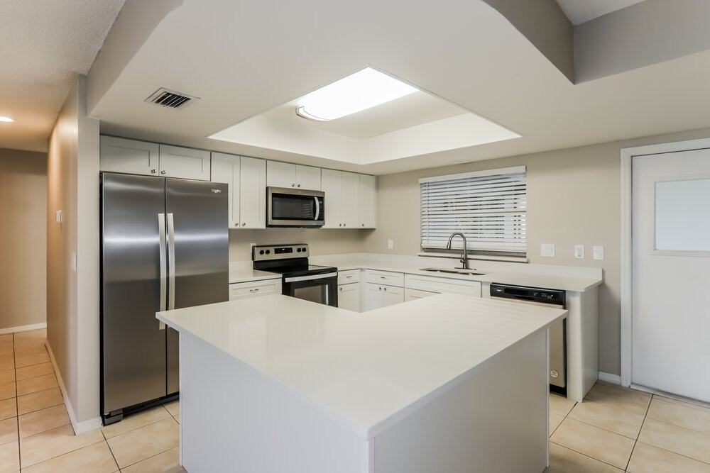 504 Mahogany Dr - Photo 5 of 16