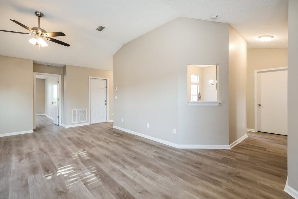 309 Carriann Cove Trl W - Photo 5 of 16