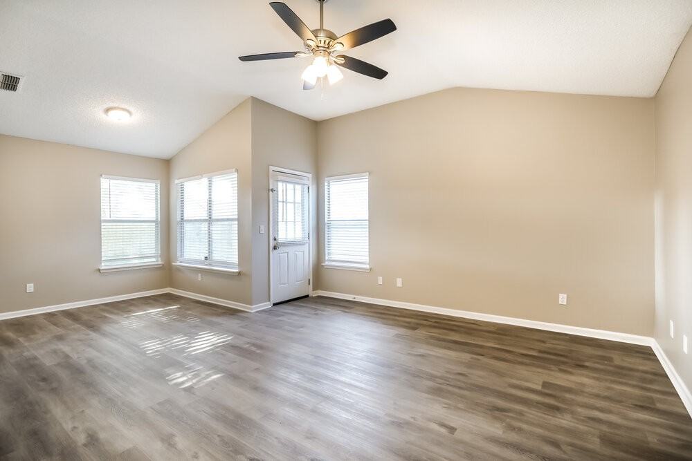 309 Carriann Cove Trl W - Photo 6 of 16
