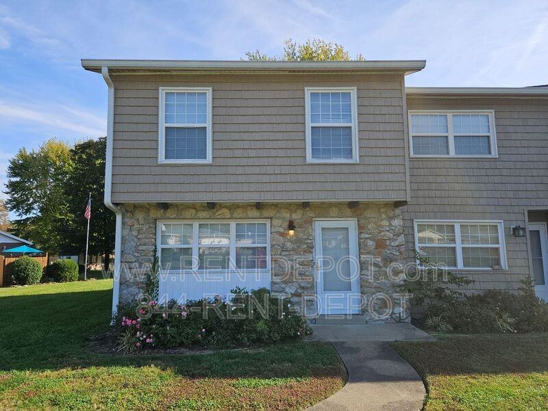 7101 Pinehurst Dr - Photo 2 of 9