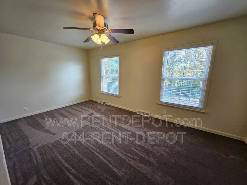 7101 Pinehurst Dr - Photo 5 of 9