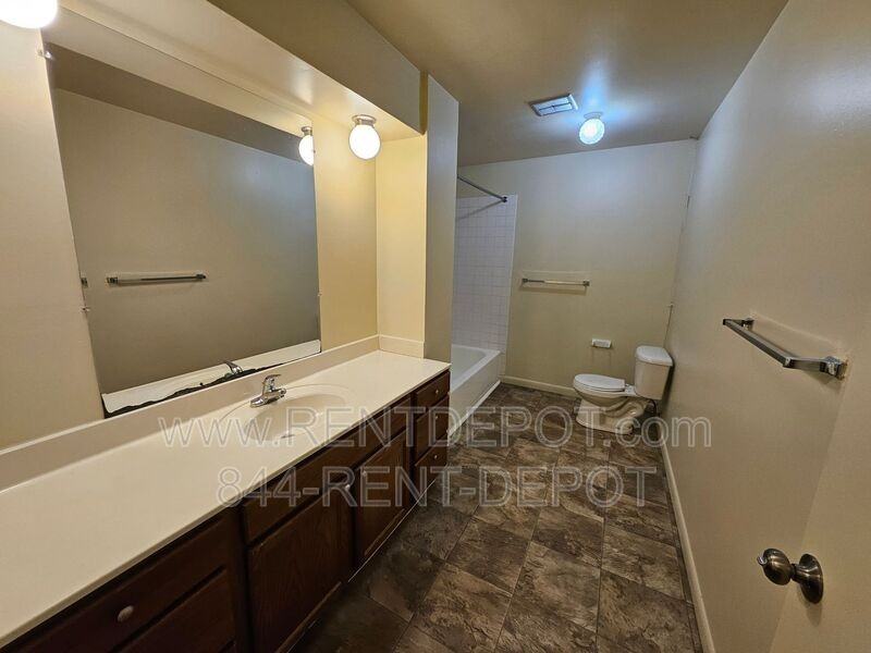 7101 Pinehurst Dr - Photo 6 of 9
