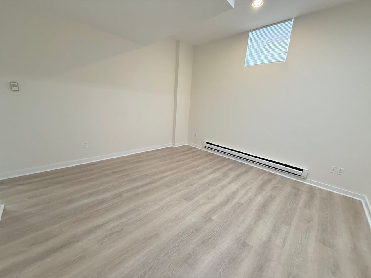 452 Park Dr - Photo 2 of 14