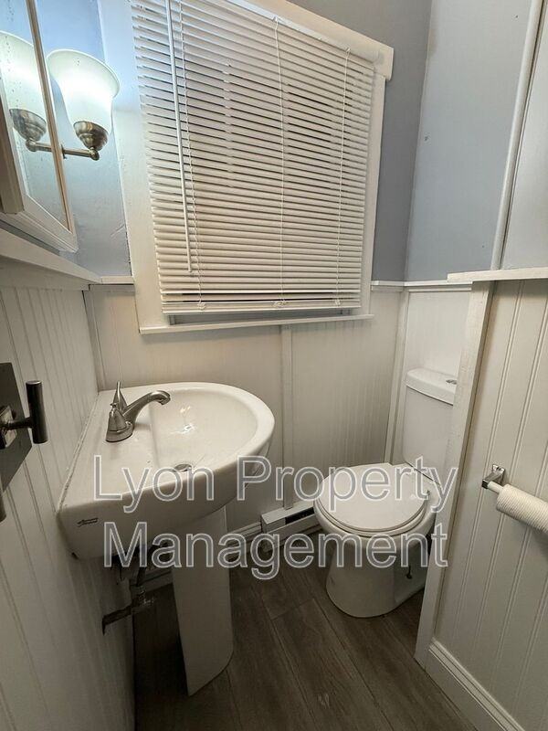 238 Newland Ave #2R - Photo 4 of 8