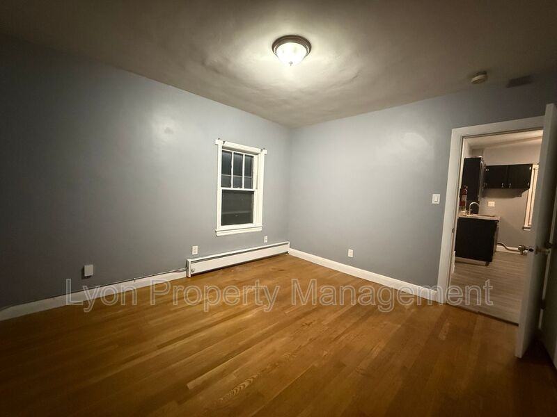 238 Newland Ave #2R - Photo 6 of 8