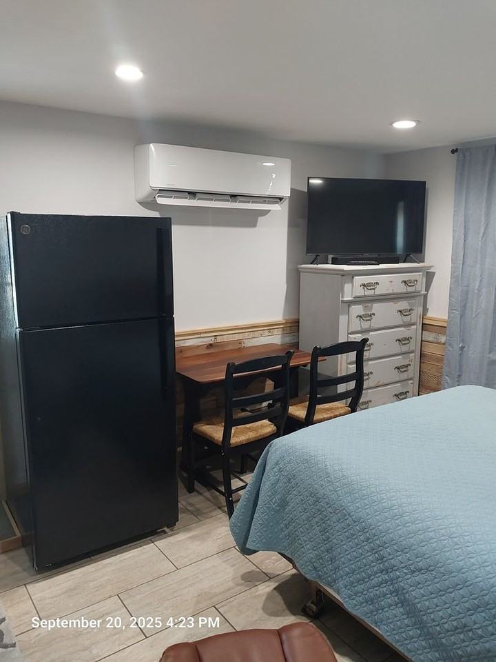 416 Cessna Avenue - Photo 4 of 28