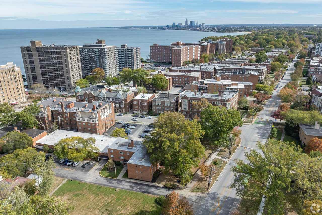 12530 Lake Avenue - Photo 2 of 32