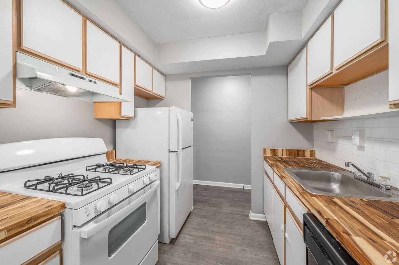 12530 Lake Avenue - Photo 3 of 32