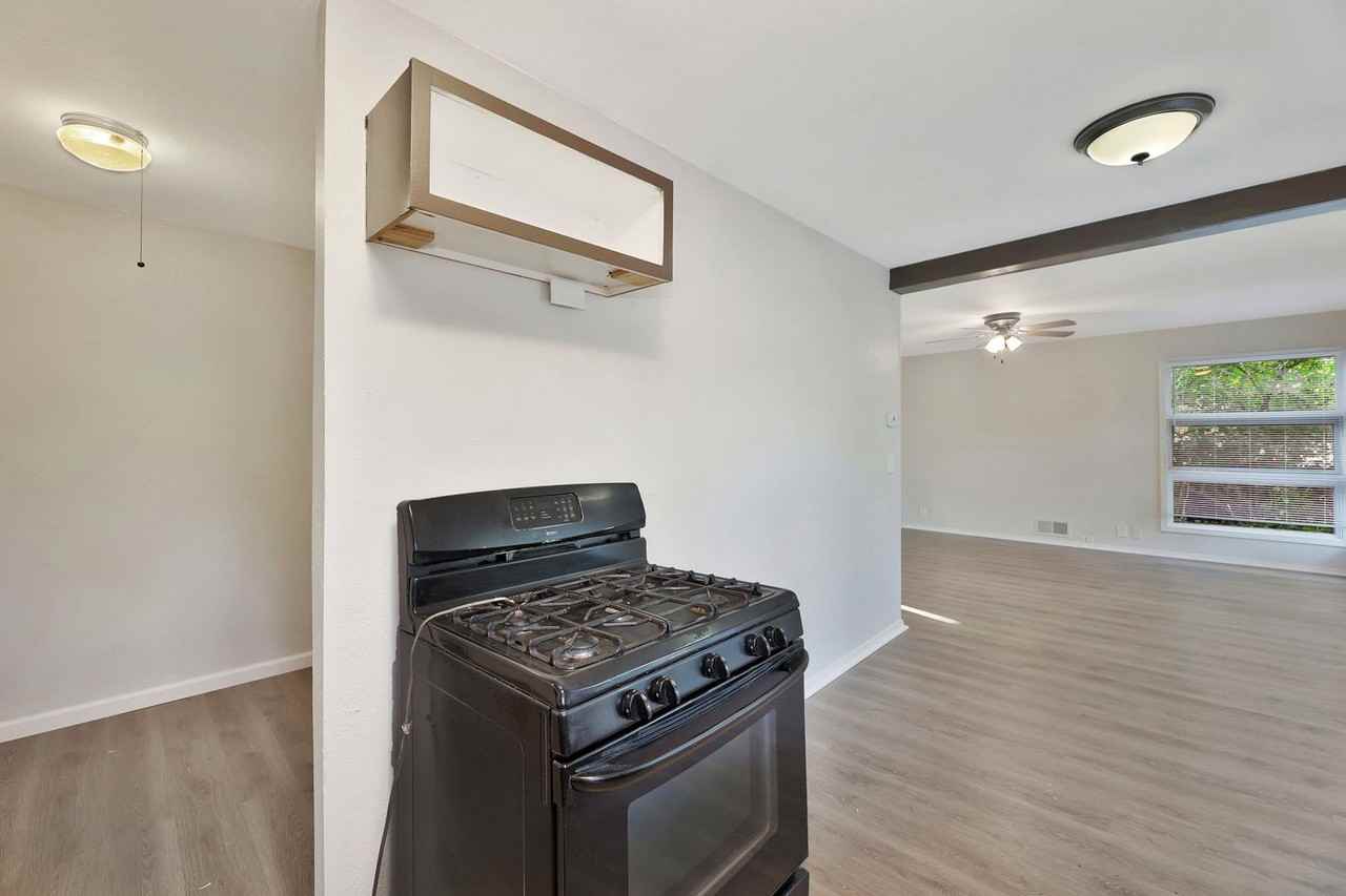 6020 N East Park View St - Photo 5 of 15