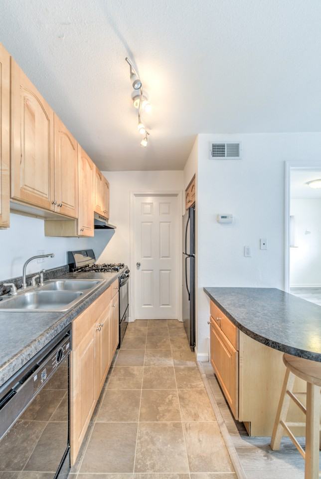 3850 Park Avenue - Photo 3 of 38