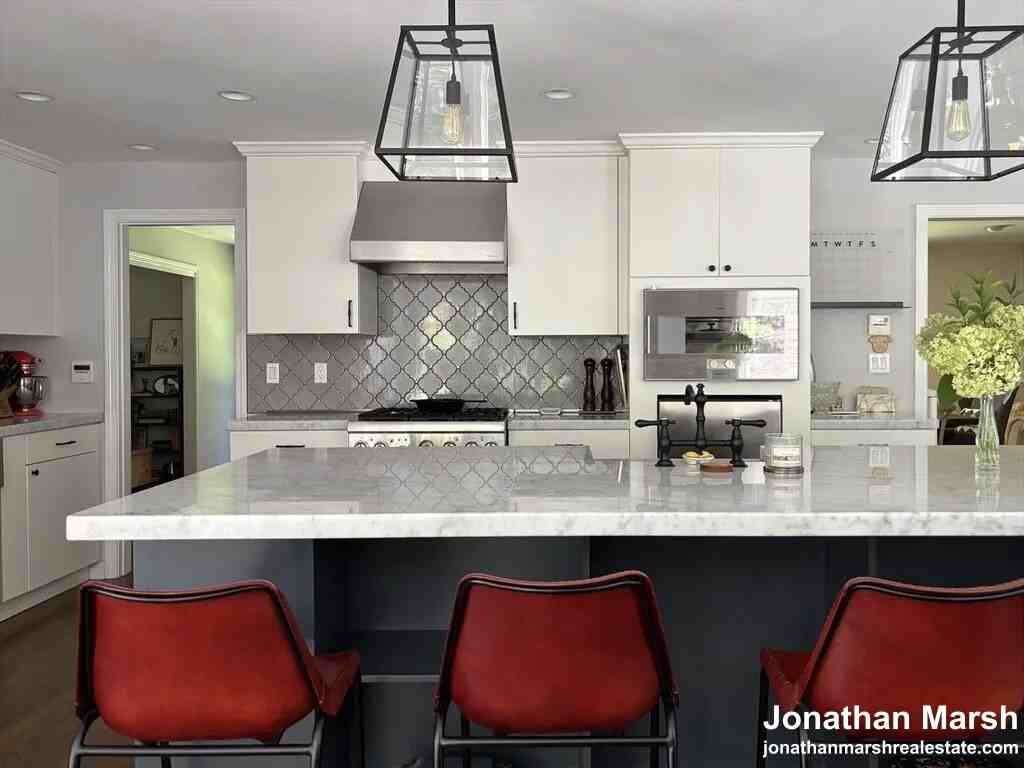 24 Cedar Hill Rd - Photo 3 of 10