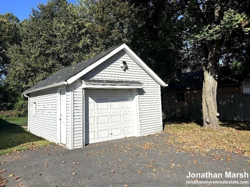 108 Franklin St - Photo 2 of 13