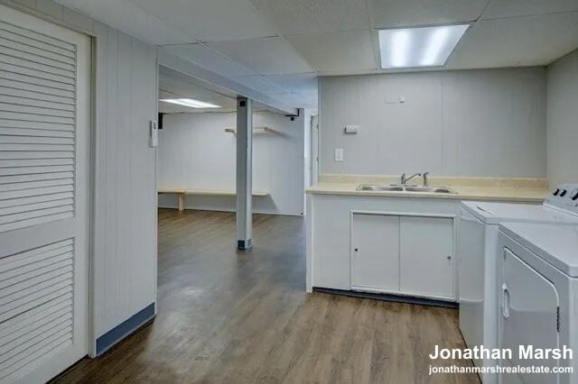 17 Hollywood Dr #1 - Photo 3 of 13