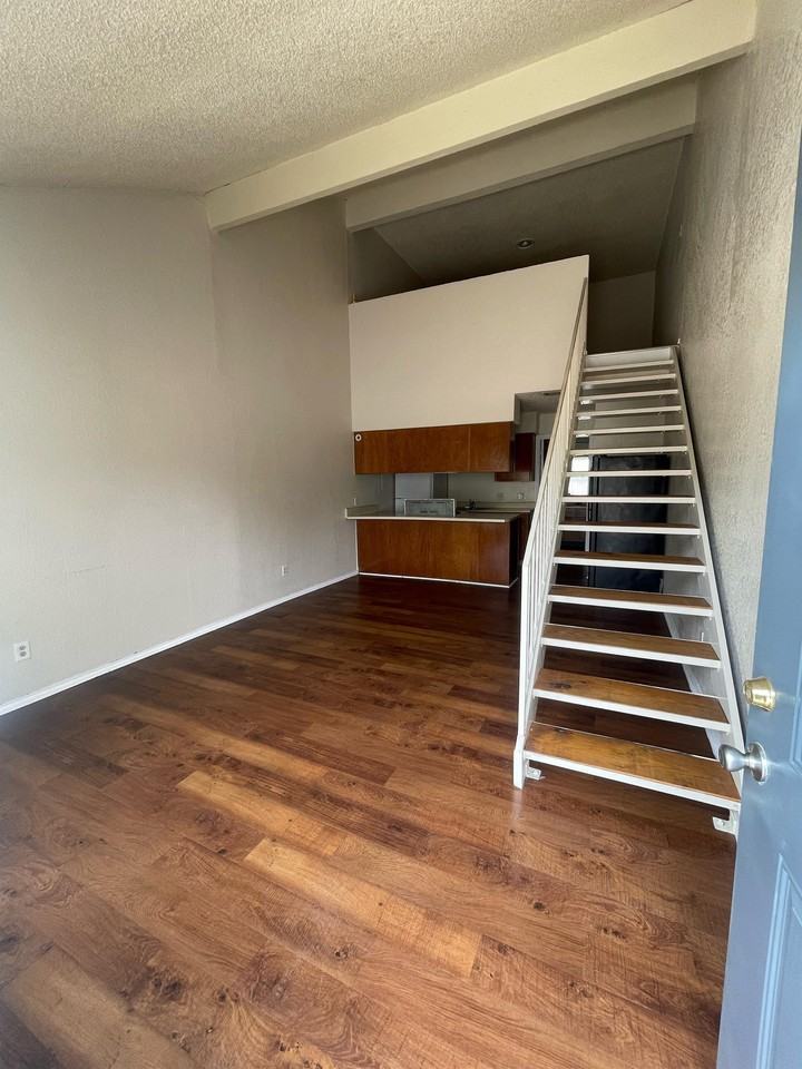 Magnolia Loft Apartments - Photo 3 of 10