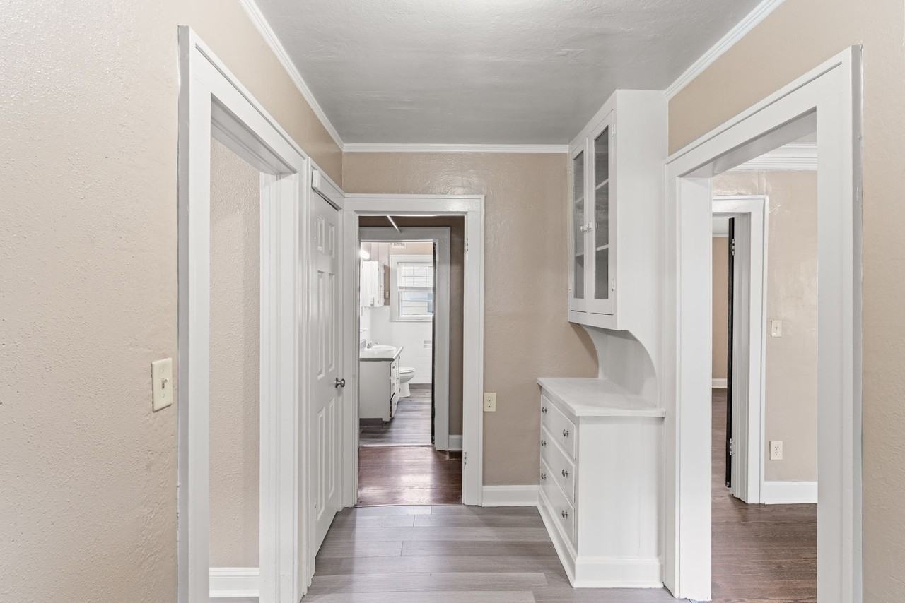 Charming 2 - Photo 6 of 12