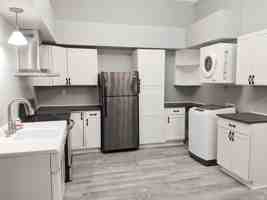 featured image of 7 N Front St