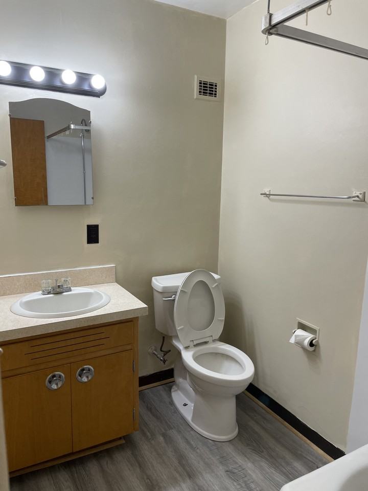 Sundquist Apartments - Photo 3 of 8