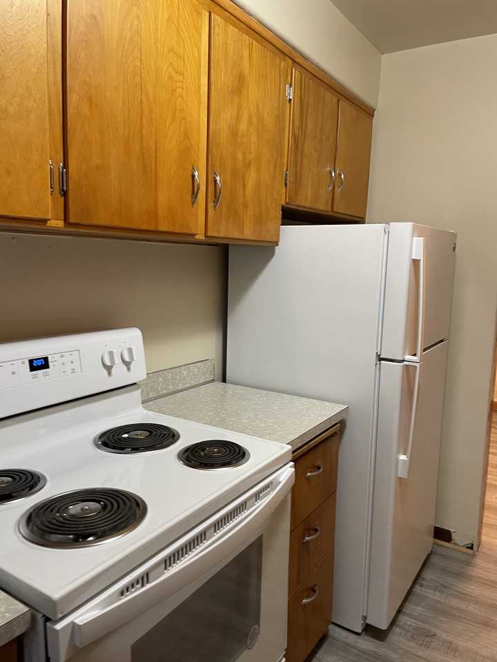 Sundquist Apartments - Photo 4 of 8